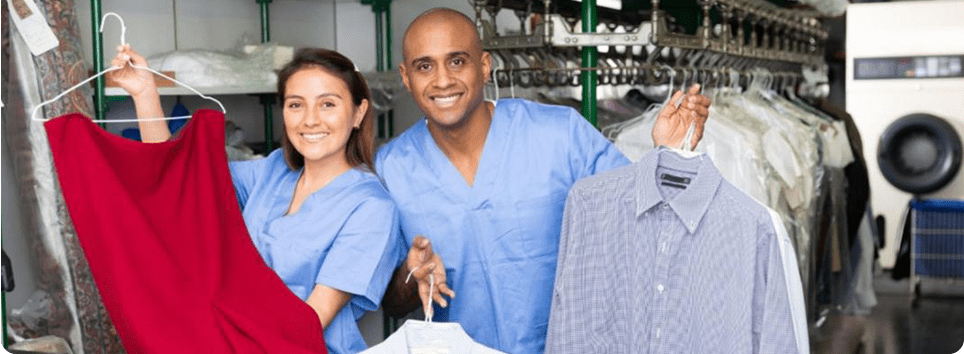 Intojobs-couple holding clothes-min
